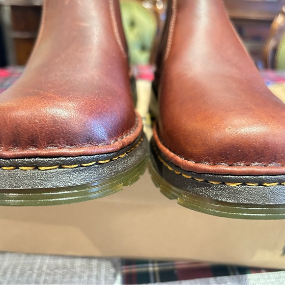 Dr Martens men’s slip-resistant leather Boots - Picture 8 of 12